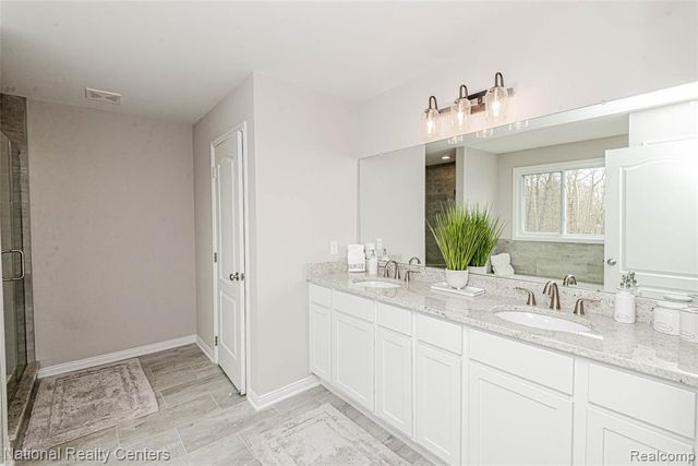 10392 Valley Creek Drive, Goodrich, MI 48438