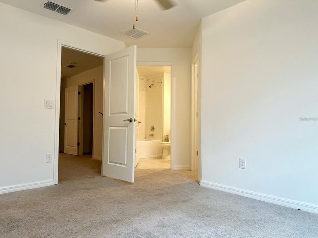8239 CRESCENT OAKS DRIVE, New Port Richey, FL 34655