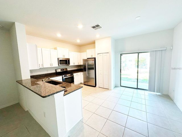 8239 CRESCENT OAKS DRIVE, New Port Richey, FL 34655