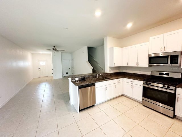 8239 CRESCENT OAKS DRIVE, New Port Richey, FL 34655