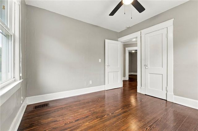 1211 W 40th Street, Kansas City, MO 64111