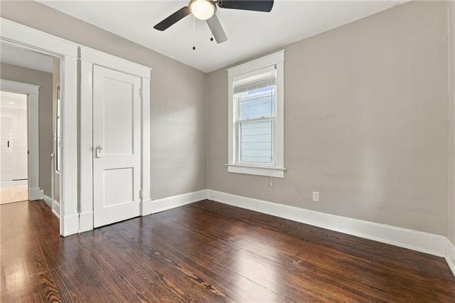 1211 W 40th Street, Kansas City, MO 64111