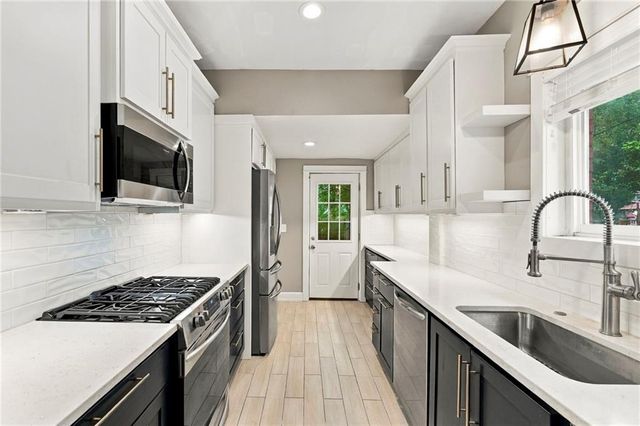 1211 W 40th Street, Kansas City, MO 64111