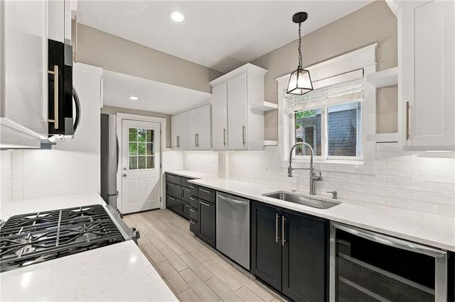 1211 W 40th Street, Kansas City, MO 64111