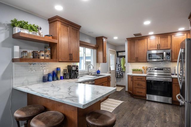 1406 HAZEL STREET, Oshkosh, WI 54901