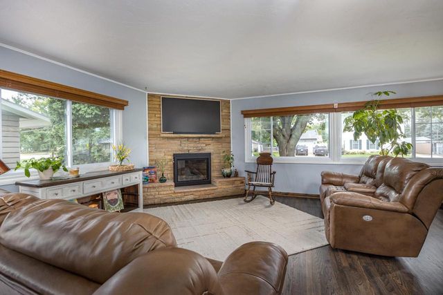 1406 HAZEL STREET, Oshkosh, WI 54901