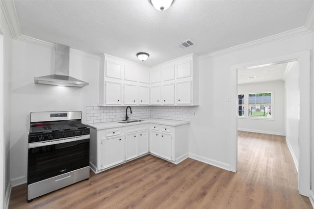 6905 Kassarine Pass, Houston, TX 77033