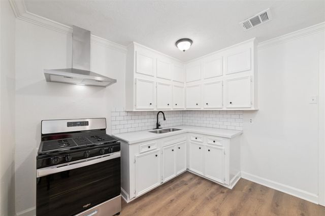 6905 Kassarine Pass, Houston, TX 77033