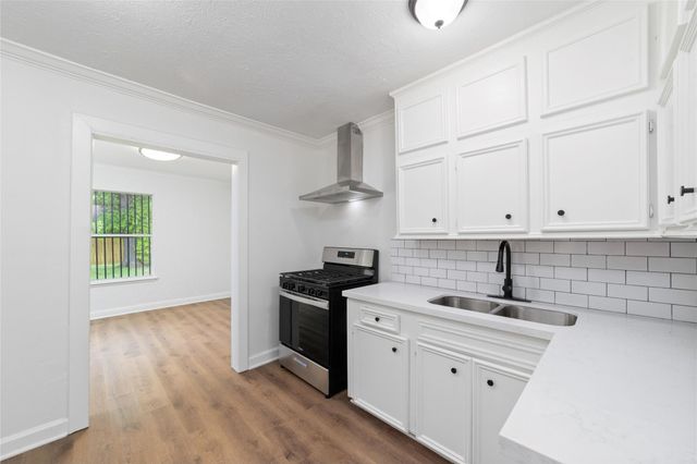 6905 Kassarine Pass, Houston, TX 77033