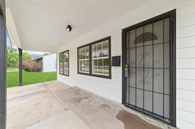 6905 Kassarine Pass, Houston, TX 77033