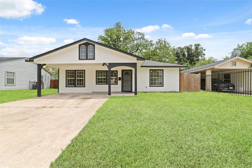 6905 Kassarine Pass, Houston, TX 77033