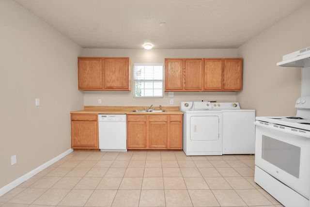 500 W Pitts Avenue 302, Pasadena, TX 77506