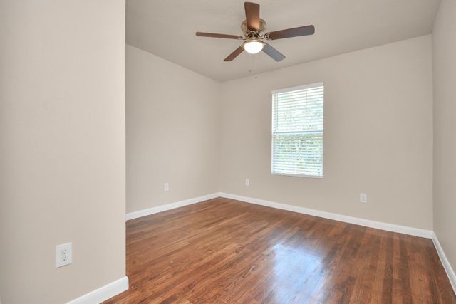 500 W Pitts Avenue 302, Pasadena, TX 77506