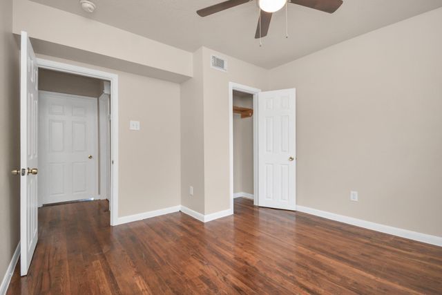 500 W Pitts Avenue 302, Pasadena, TX 77506