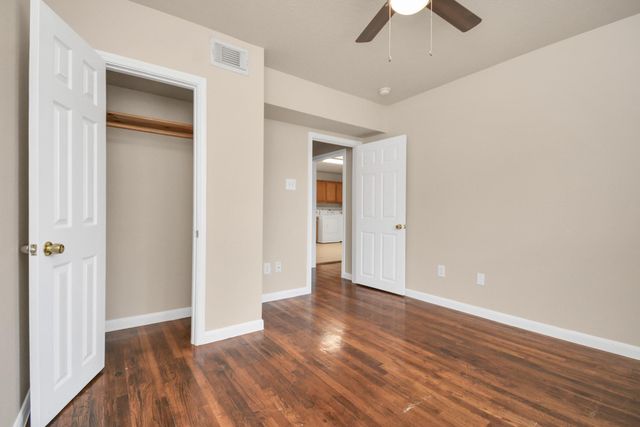 500 W Pitts Avenue 302, Pasadena, TX 77506