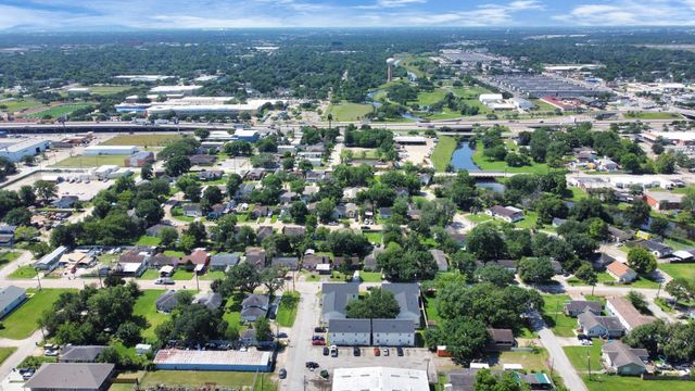 500 W Pitts Avenue 302, Pasadena, TX 77506