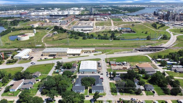 500 W Pitts Avenue 302, Pasadena, TX 77506
