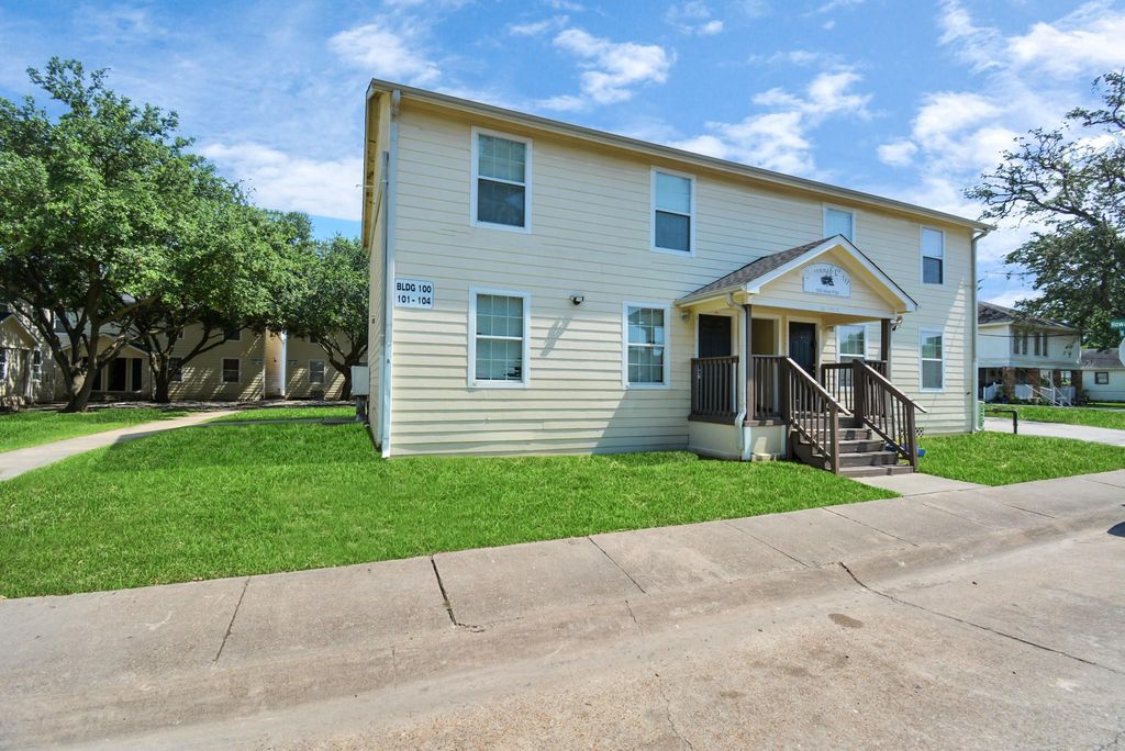 500 W Pitts Avenue 302, Pasadena, TX 77506