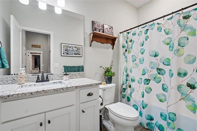 1612 Oak Street, Eudora, KS 66025