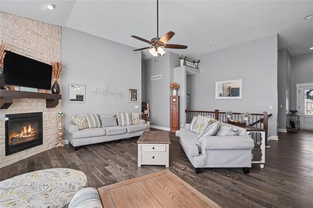 1612 Oak Street, Eudora, KS 66025