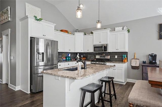 1612 Oak Street, Eudora, KS 66025