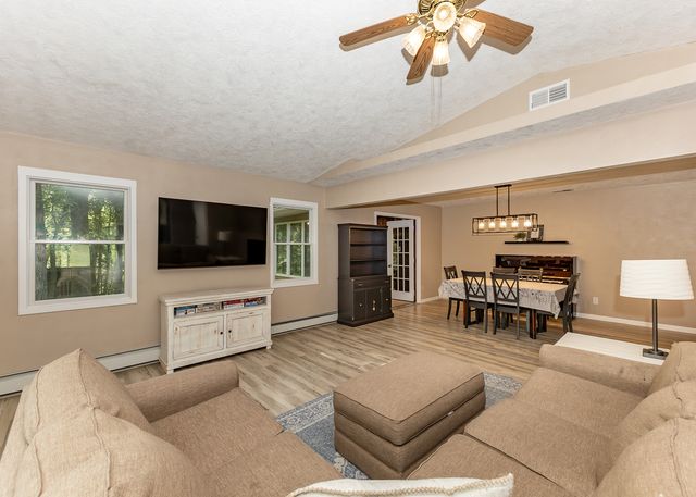 101 N Park Avenue, Geneseo, IL 61254