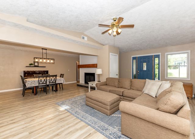 101 N Park Avenue, Geneseo, IL 61254