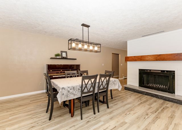 101 N Park Avenue, Geneseo, IL 61254