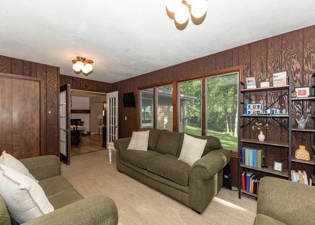 101 N Park Avenue, Geneseo, IL 61254
