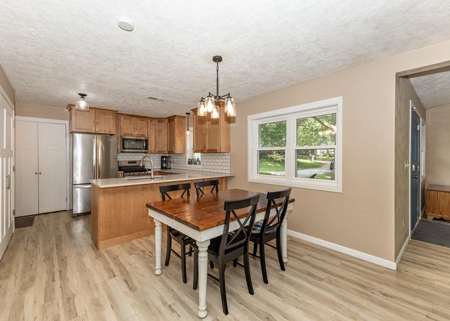 101 N Park Avenue, Geneseo, IL 61254