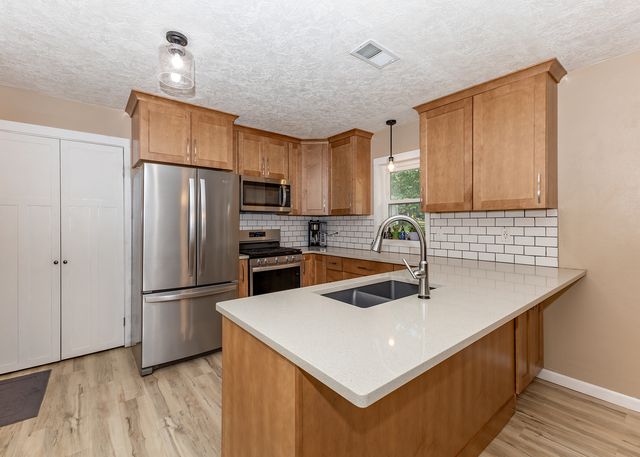 101 N Park Avenue, Geneseo, IL 61254