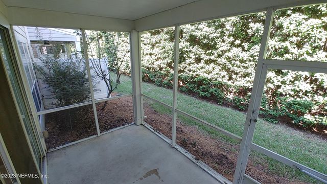 11073 CASTLEMAIN Circle E, Jacksonville, FL 32256