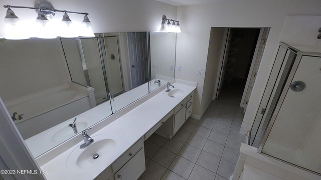 11073 CASTLEMAIN Circle E, Jacksonville, FL 32256