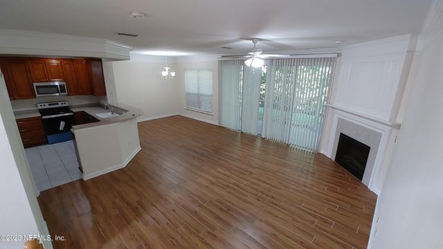 11073 CASTLEMAIN Circle E, Jacksonville, FL 32256