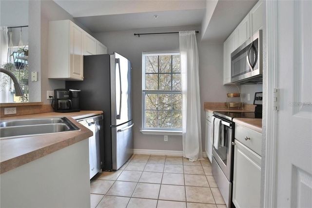 5570 ROSEHILL ROAD 204, Sarasota, FL 34233