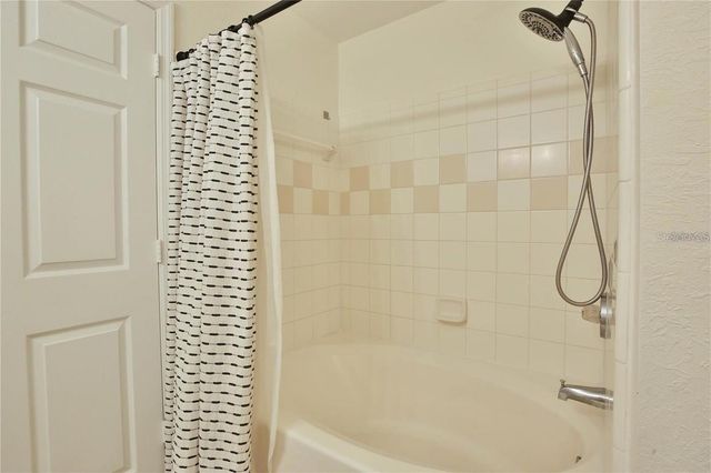 5570 ROSEHILL ROAD 204, Sarasota, FL 34233