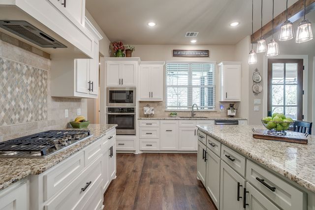 322 Mountain View Court, Sunset, TX 76270