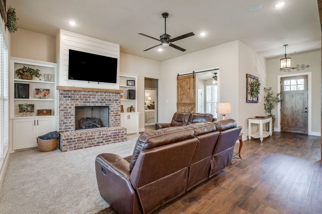 322 Mountain View Court, Sunset, TX 76270