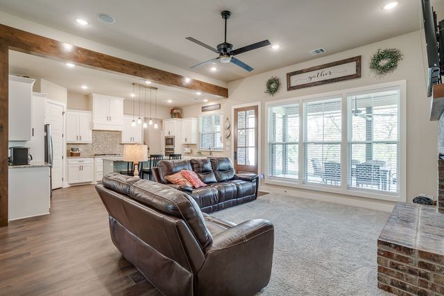 322 Mountain View Court, Sunset, TX 76270