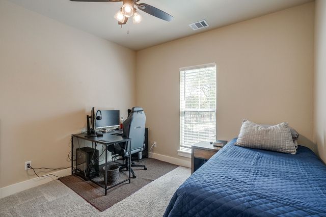 322 Mountain View Court, Sunset, TX 76270