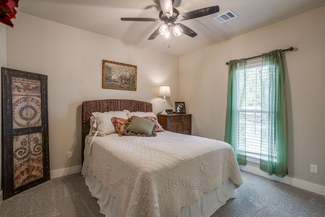 322 Mountain View Court, Sunset, TX 76270