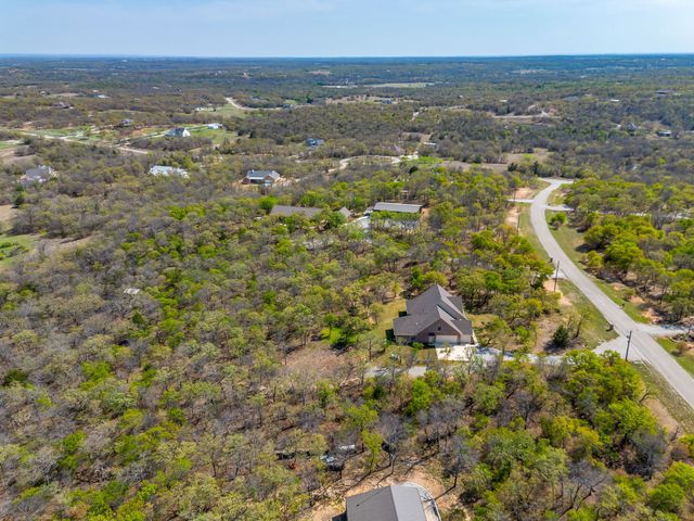 322 Mountain View Court, Sunset, TX 76270