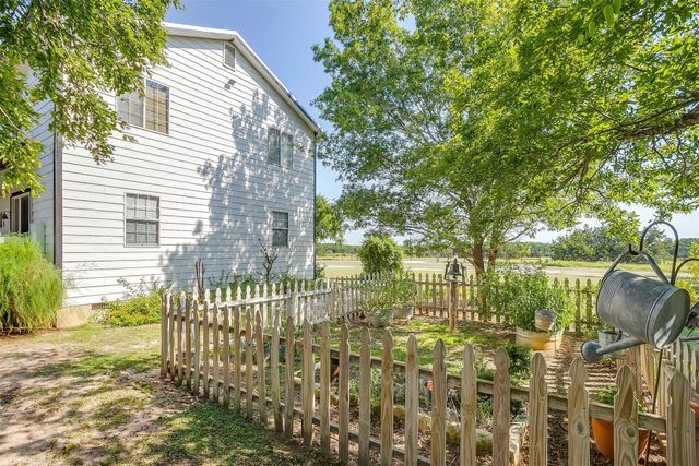 8716 County Road 1224a, Rio Vista, TX 76093