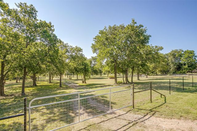 8716 County Road 1224a, Rio Vista, TX 76093