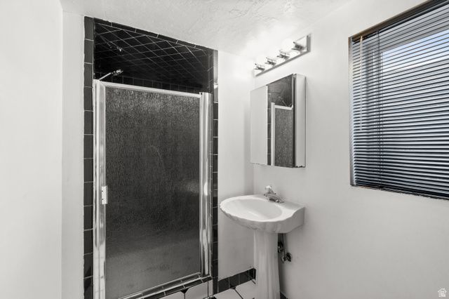 5563 S COPPER CITY DR, Kearns, UT 84118
