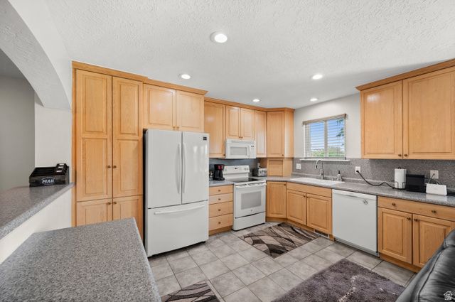 5563 S COPPER CITY DR, Kearns, UT 84118