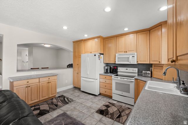 5563 S COPPER CITY DR, Kearns, UT 84118