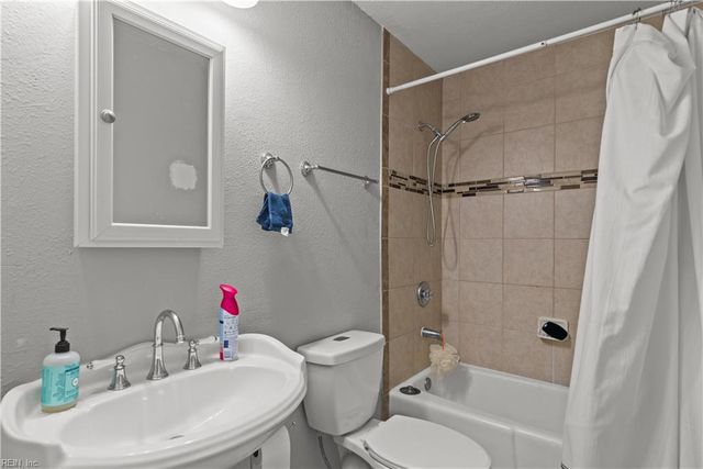 3204 Bruno DR, Chesapeake, VA 23323