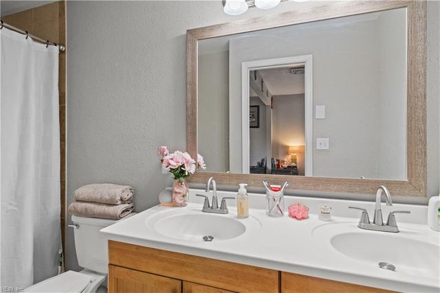 3204 Bruno DR, Chesapeake, VA 23323