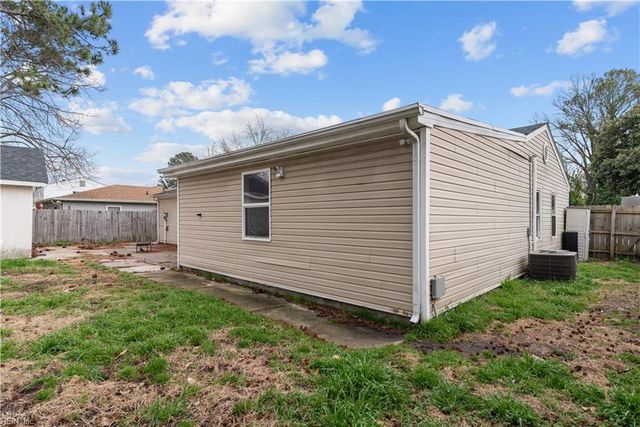 3204 Bruno DR, Chesapeake, VA 23323